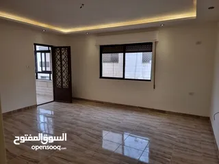  13 شقه طابق ثالث للبيع من المالك مباشره