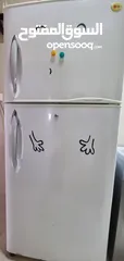  2 ثلاجة LG ابيض لونها