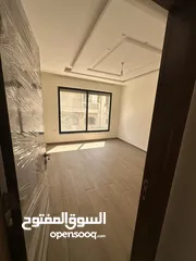 10 شقه ارضيه جديده مع تراس و كراج لم تُسكن بعد للبيع
