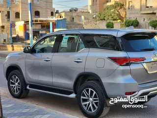  6 فورشنر2020 رقم واحد مقاعد متحرك كهرباء وتتميز مقاعدها بلون المميز باب خلفي كهرباء شبه زيرو