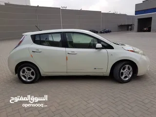  1 سيارة نيسان ليف للبيع  مواصفات جيدة للتواصل رقم الهاتف في الاعلان
