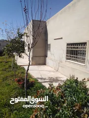  1 للبيع منزل 235 م شارعين في رجم الشامي بناء عادي