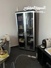  11 اثاث مكتب فاخر استعمال بسيط جدا - شبه جديد بسبب السفر