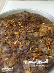  28 شيف شرقي وغربي وسلطات ابحث عن عمل خبرة في الاكل العربي والغربي والسلطات خبره اكثر من 15سنه