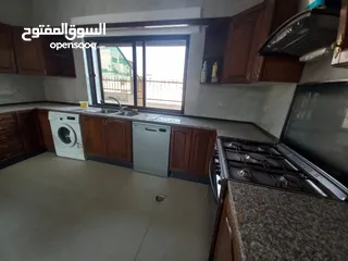  22 روف مع ترس بإطلالــــه بانوراما