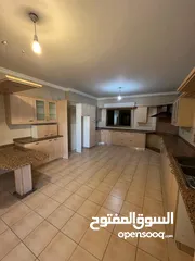  2 شقة فارغه للإيجار طابقية 350م ام اذينة ط 2