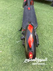  12 سكوتر شاومي كهربائي  المواصفات:  ثلاث وضعيات قيادة:  Eco Mode:  السرعة: 10 كم/ساعة  ا