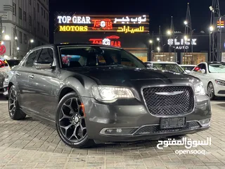  1 كرايسلر C300 2016 بحادث بسيط وايرباجات سليمة