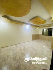  7 شقه للايجار