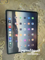  1 ipad12.9بحالة ممتازة للبيع معه شاحنه الأصلي و الكرتون