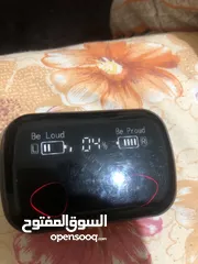  2 سماعات الm10 الغنية عن التعريف ضد الماء جيدة جدًا و صوت واضح