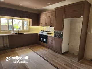  7 بيت ركن300 للبيع