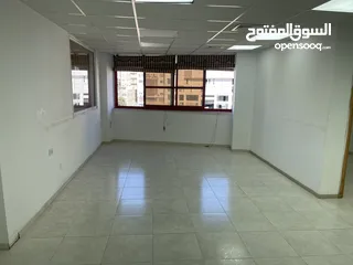  2 مكتب واسع وسط مدينة رام الله للايجار