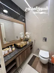  5 شقة مميزة للبيع طابق شبه أرضي 180م داخلي/ 130م خارجي في أجمل مناطق عبدون / ref 9356