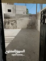  3 عمارة  سكنية 3 طوابق + شقة منفصلة    على شارع تجاري
