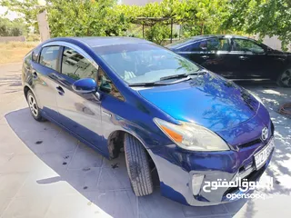  11 تويوتا بريوس هايبرد 2012 بحالة ممتازة