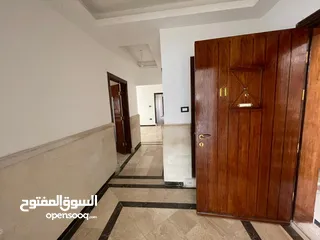  9  شقه للبيع  سوبر ديلوكس طابق ثالث مع روف 190 متر شميساني / الرقم المرجعي ref3739