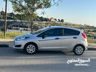  1 فورد فيستا نظيفة جدا و ممشى قليل جدا