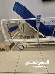  3 سرير طبي للبيع (كهربائي)  مع مرتبه مقاومه للحراره ( استخدام شخصي) - حاله ممتازه