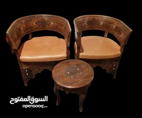  3 طقم كرسيين وطاولة حفر ومطعم set of tow cahir and one table antique