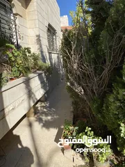  9 شبه فيلا موقع مميز جداً