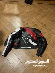  2 جاكيت  مت نوع dainese مستعمل