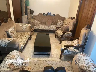  5 طقم كنب مع طاولة وطربيزات