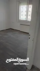  4 مكتب للايجار في البيره شارع القدس