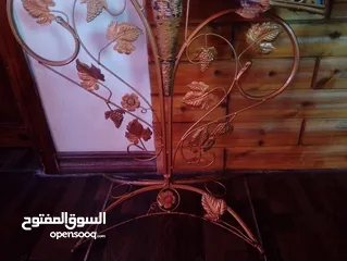  3 ستاند ورد لونه ذهبي