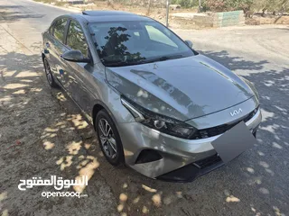  1 كيا سيراتو 2021 لون مميز بوضع الشركة