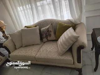  3 كنب و طاولات