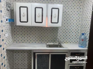  5 ستوديوهات ومخازن