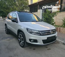  2 تيجوان  مميز.   دفع رباعي بانزين بحاله الوكاله محرك جير عالفحص ولا دقه عداد قليل.