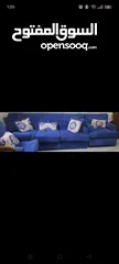  1 كنب ازرق اللون و خشب داخلي ممتاز