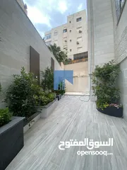  13 شقة أرضية فاخرة للبيع في الدوار السابع  بالقرب من كوزمو 335م مع حديقة وترسات 200م تشطيب سوبر ديلوكس