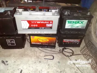  3 بسعر حرق عرض على بطاريات السيارات المستعمله بحال الوكاله وكفاله شهر بطاريتك لباب بيتك