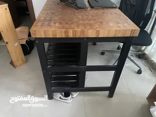  2 مكتب خشبي جميل جدا cash only