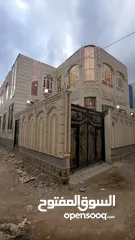  17 فلة للبيع في صنعاء شارعين موصافات جميله ورائعه