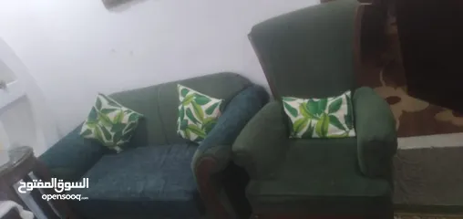  1 طقم كنب مستعمل نظيف جدا بحاله الوكاله