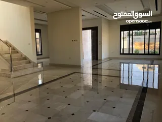  3 .شبه. قصر بناء خاص  للبيع في الظهير