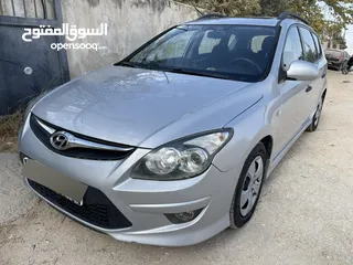  2 Hyundai i30 2011 Station