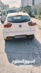  4 Kia ريو صالون