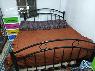  3 خزانة خشب وسرير مجوز حديد