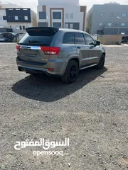  4 جيب جراند شيروكي srt8