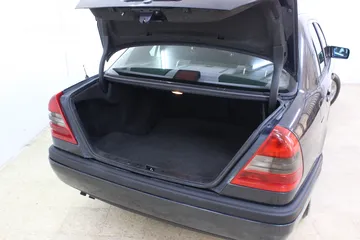  12 Mercedes Benz C200 1997