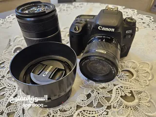  2 كاميرات كانون 77d بحالة ممتازه استعمال شخصي  يوجد معها عدسات استعمال خفيف