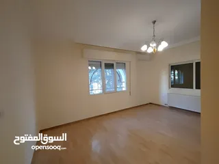  13 شقة مميزه فارغه للايجار في عبدون 240 م