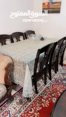  11 طقم كنب  7 مقاعد و طاولة سفرة و طقم  طربيزات  بحالة ممتازة
