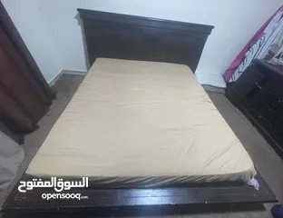  2 غرفة نوم مجوز مع فرشة تخت و ستائر