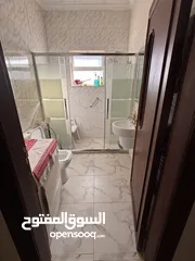  14 شقة طابق اخير 220م للبيع ضاحية الرشيد